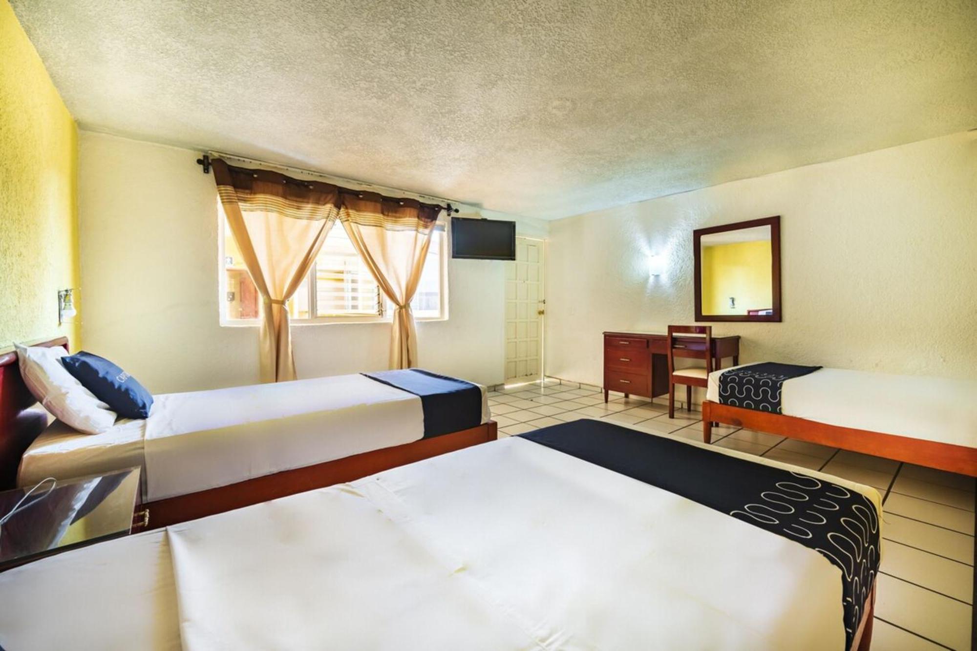 Capital O Colon, Ciudad Guzman Jalisco Hotell Eksteriør bilde
