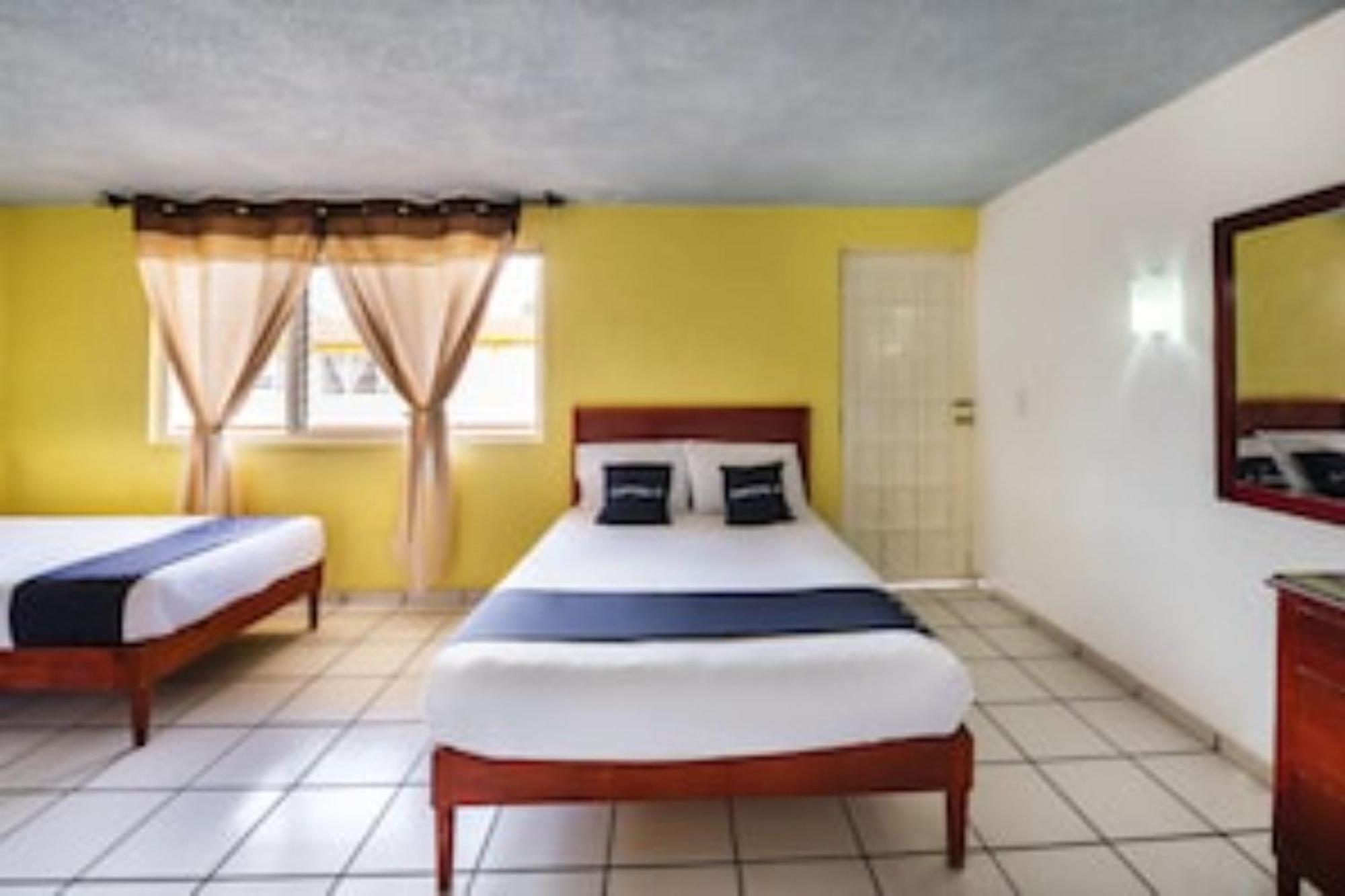 Capital O Colon, Ciudad Guzman Jalisco Hotell Eksteriør bilde