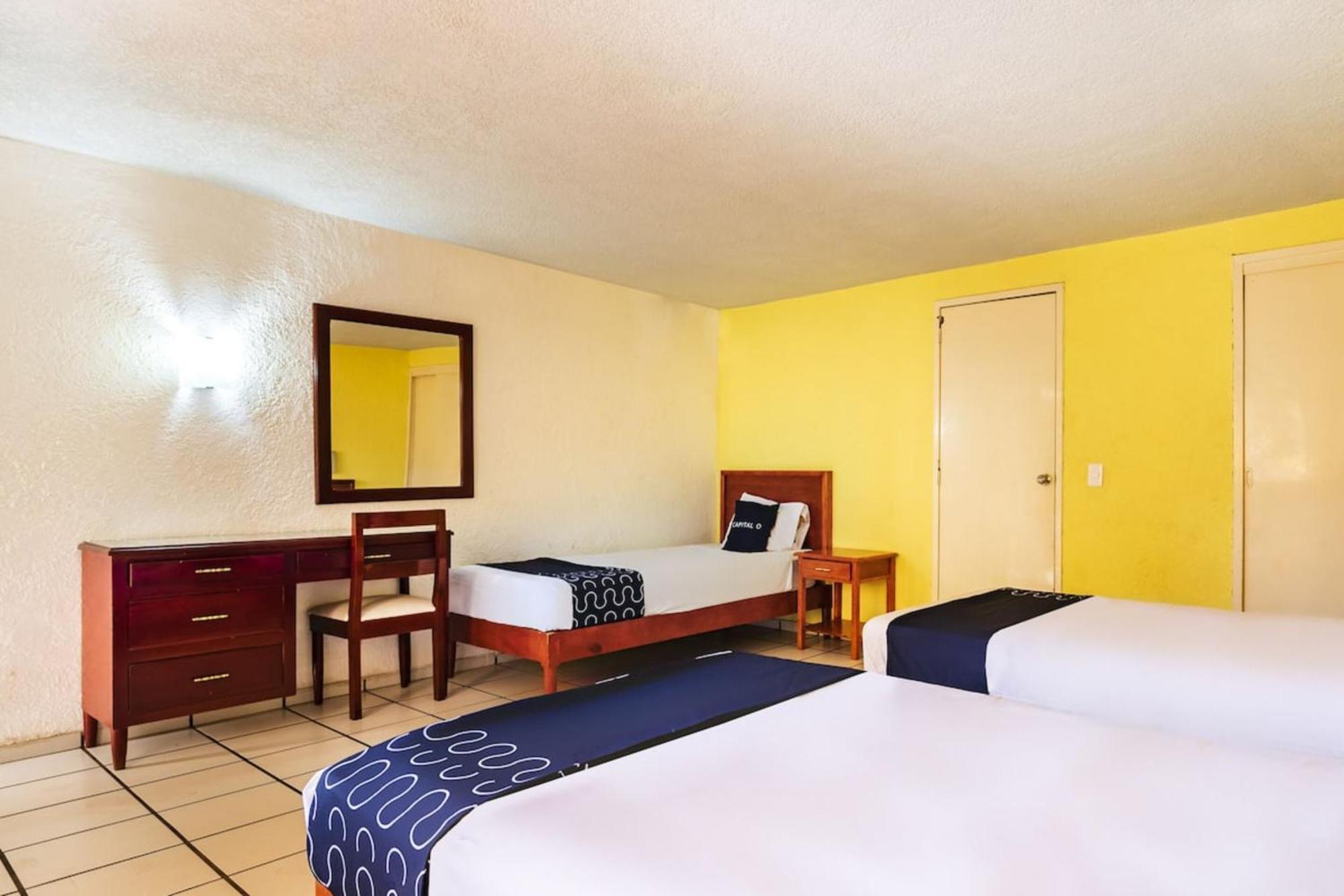 Capital O Colon, Ciudad Guzman Jalisco Hotell Eksteriør bilde