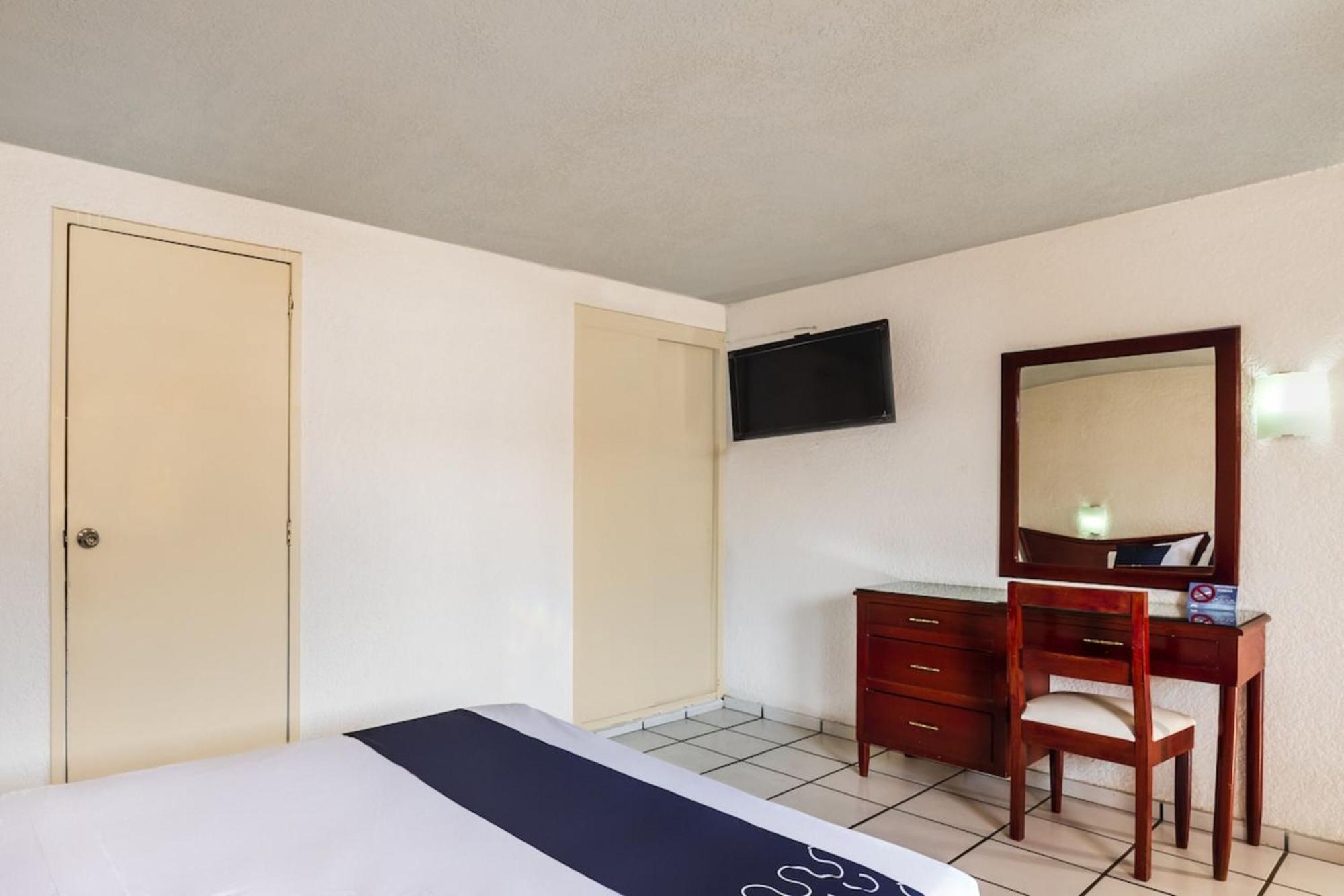 Capital O Colon, Ciudad Guzman Jalisco Hotell Eksteriør bilde